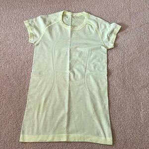 Lululemon shirt sleeve top